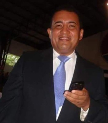 A balazos atacan el vehículo de Luis Sandoval, exregidor de La Ceiba