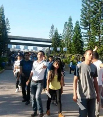 Más de 15 mil aspirantes a ingresar a la UNAH realizaron prueba de aptitud