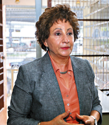 Hay fuerzas extrañas que quieren debilitar la democracia