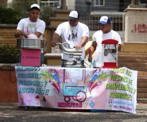 Entusiastas. Francisco, Adolfo y Erick hacen su trabajo con dedicación y alegría.