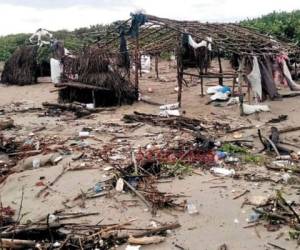 Las estaciones de pesca artesanal fueron devastadas y totalmente destruidas por los embates de la tormenta Iota en Puerto Lempira.