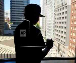 Foto tomada el 22 de junio del 2018 en San Francisco de un joven migrante hondureño que denuncia haber sido sometido a abusos en un centro de detención en Virginia.