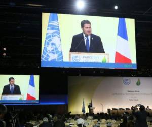 En su discurso de aproximadamente seis minutos el presidente Hernández exhortó a los países miembros de la ONU a asumir la responsabilidad que a cada nación le corresponde para frenar el calentamiento del planeta.