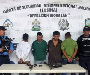 Los detenidos serán remitidos a la Fiscalía acusados de los delitos de asociación ilícita, robo agravado y tenencia ilegal de armas.