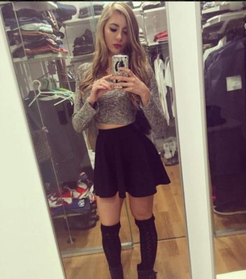 Novia de Alan Pulido muestra su gusto por las armas de fuego