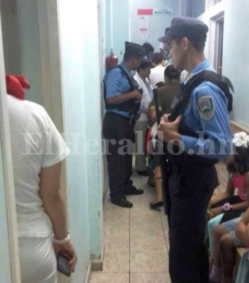 Honduras: Mujer pare en un baño del IHSS y ahoga a su bebé al halar la palanca