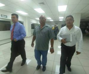 Sorto Meza al momento de salir de los Juzgados tras obtener su libertad (Foto: RedInformativaH)