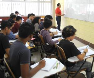 Los docentes serán nombrados en el primer período 2018.
