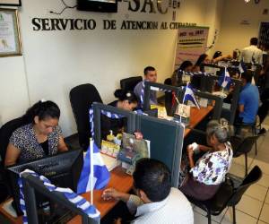 Un total de 20,160 empleados de las secretarías de Estado recibirán el aumento salarial de 800 lempiras. El pago del ajuste se realizará por orden de entrega de las planillas.