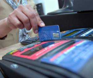 Por toda compra que se realiza en comercios con tarjetas de crédito se paga el 15% del Impuesto Sobre Venta (Foto: El Heraldo Honduras/ Noticias de Honduras)