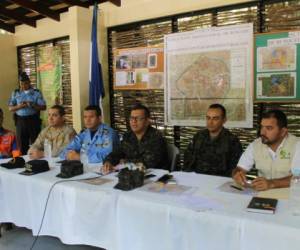 Representantes del Cuerpo de Bomberos, Fuerzas Armadas, miembros de la Comisión Permanente de Contingencias (COPECO) y Policía Nacional (Foto: PN/ El Heraldo Honduras/ Noticias de Honduras)