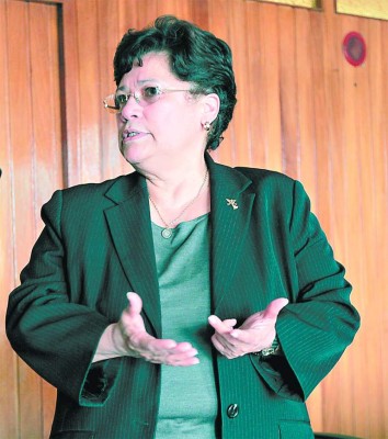 Tres directores especialistas gobernarán el IHSS
