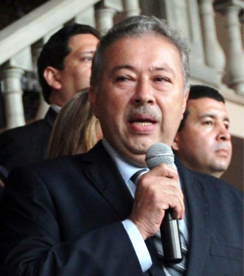 César Ham debe renunciar a terreno adjudicado