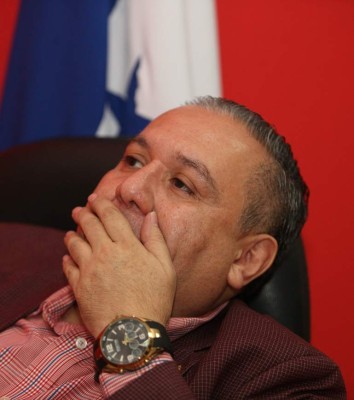 Octavio Pineda: 'Me costó sentar cabeza, me casé a los 42 años”