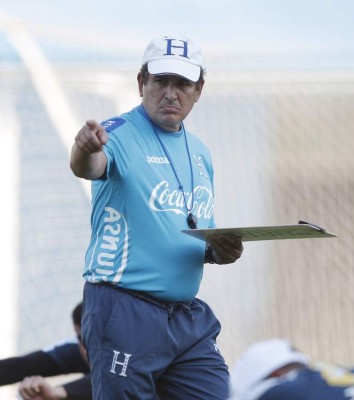 Bruce Arena es más clásico y estable: Jorge Luis Pinto