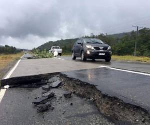 'El estado de precaución se cancela en todo Chile', declaró en rueda de prensa Ricardo Toro, director de la Onemi, tres horas después de ocurrido el fuerte sismo en la región de Los Lagos, 1021 km al sur de Santiago.