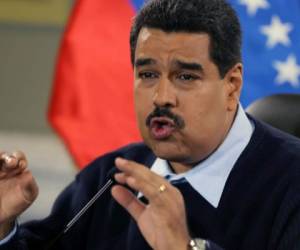 Maduro anunció que convocará a todos los diputados electos.