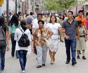 La población en general es la que evalúa con los índices más bajos al alcalde Asfura, con porcentajes de entre 25 y 60 por ciento. (Fotos: Marvin Salgado)