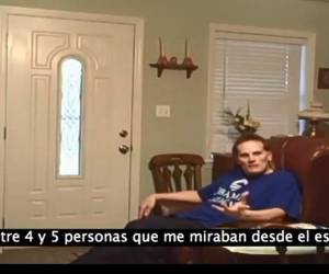 Un hombre se grabó a sí mismo en pleno ataque de esquizofrenia.