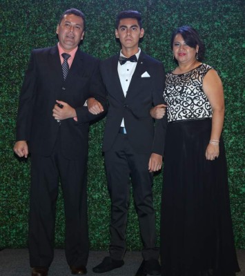 Triunfal fiesta para seniors de la Metropolitan School