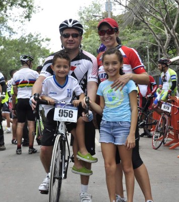 Fiesta familiar en la III Vuelta Ciclística