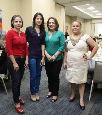 Importante alianza empresarial para promover el turismo en Roatán