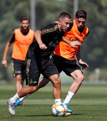FOTOS: James Rodríguez sorprende al aparecer en el entrenamiento del Real Madrid