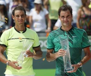 Rafael Nadal junto a Roger Federer en la final en Miami (Foto: Agencias/AP)