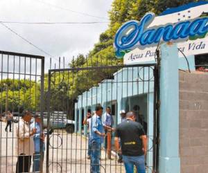 Autoridades toman primeras acciones para traspasar el servicio de agua a la Alcaldía de Tegucigalpa.