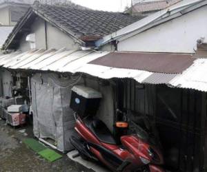 En diciembre de 2017 en Osaka (oeste de Japón), la joven Airi Kakimoto de 33 años fue hallada muerta congelada. Sus padres se entregaron entonces a la policía y confesaron haberla encerrado en una pequeña habitación de su casa desde que tenía 16 o 17 años, porque tenía una discapacidad mental. A su muerte, la joven pesaba apenas 19 kilos. (Foto: Sitio Te Importa/ El Heraldo Honduras/ Noticias Honduras hoy)