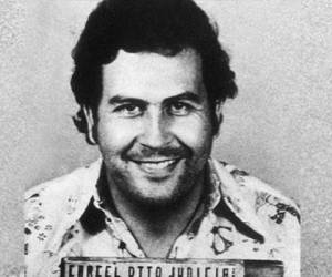 Escobar, quien llegó a ser uno de los hombres más temidos y ricos de Colombia, fue abatido el 2 de diciembre de 1993 en Medellín.