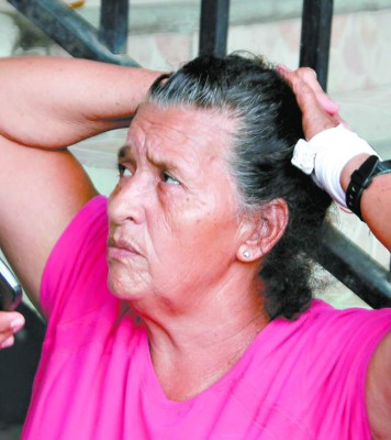 Con machete y con los puños le pegaba a su madre