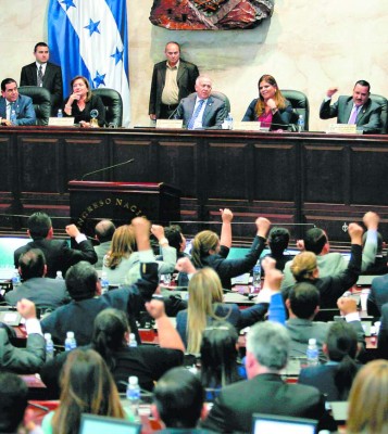 Diputados hondureños a sesión el lunes