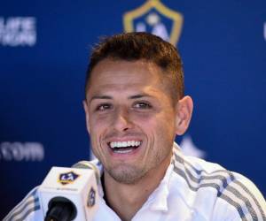 El mexicano Javier Hernández va a Los Angeles Galaxy, Estados Unidos, procedente del Sevilla, España.