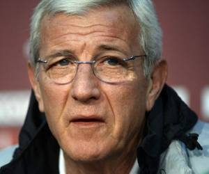 Lippi, que conoce bien el fútbol del gigante asiático por su pasado dirigiendo al Guangzhou (2012-2014), se pone al frente de una selección que fue derrotada por Siria y Uzbekistán en la fase de clasificación para el Mundial de Rusia-2018.(FOTO: AFP)