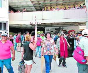 Decenas de universitarios protagonizaron ayer una asamblea en la UNAH-VS.