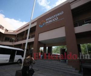 David Reyes, Tomás Ramírez, Luis Redondo, Doris Gutiérrez y Jorge Cálix se presentaron al Ministerio Público.