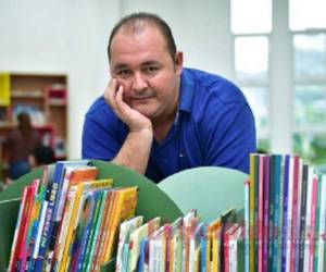 El autor Salvador Madrid, escritor y gestor cultural.