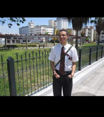 FOTOS: Así de alegre y servicial era Jonathan, el joven que perdió la vida a manos de un frío ladrón