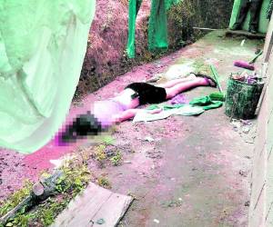 Las víctimas Aminta Gámez y Nancy Medina quedaron tendidas boca abajo. En el lugar se encontraron nueve casquillos de balas.