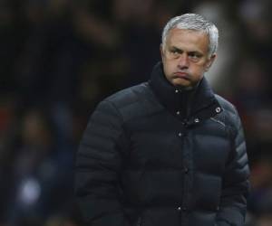 Mourinho está en el ojo del huracán tras la vergonzosa derrota del United ante Chelsea.