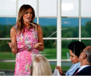 La primera dama, cuyo nombre de nacimiento era Melanija, lo cambió por Melania Knauss cuando inició su carrera de modelo. Se radicó en Nueva York en 1996 y conoció a Trump dos años después.