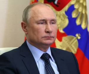 El presidente ruso, Vladimir Putin, durante una reunión por vídeo con miembros del Consejo de Seguridad en la residencia estatal de Novo-Ogaryovo.
