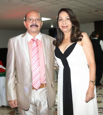 Con cena celebran 15 aniversario