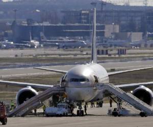 A raíz de una comunicación AENA lanzó en un primer momento una 'alarma general' que después rebajó a 'alarma local'.