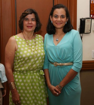 Cumplen promesa de amor