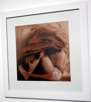 ¿Qué hay detrás del vidrio en la obra de Dilcia Cortés?