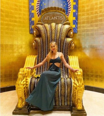 Viajes, ropa de marca y autos: los lujos de la novia de Canelo Álvarez