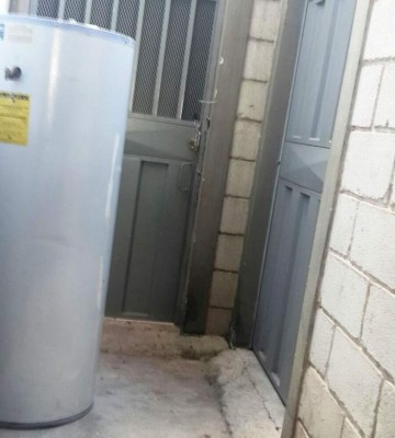 Incautan bodega vacía a Mario Zelaya en residencial San Ignacio de la capital