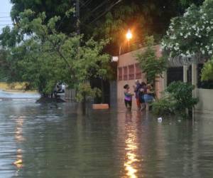 Las inundaciones se reportaron principalmente en la zona norte del país, donde cayeron fuertes torrenciales este domingo.